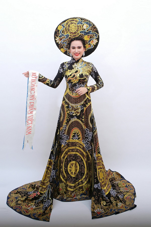 Nữ hoàng Mỹ phẩm lần I tại Việt Nam gọi tên Huyền Minh cùng thương hiệu Minh Lady Beauty