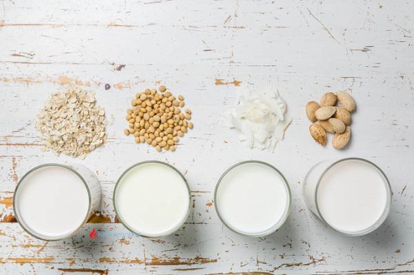 Trên thực tế, sữa động vật có thể gây ra hiệu ứng khí nhà kính gấp ba lần so với sữa thực vật và đòi hỏi diện tích đất sản xuất nhiều gấp 9 lần. Không giống như sữa từ động vật, sữa thực vật không yêu cầu tài nguyên thiên nhiên để nuôi động vật, từ đó giảm bớt một lượng khí thải nhất định.