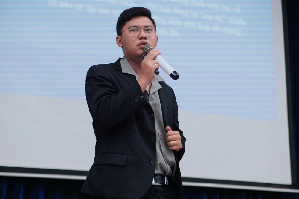 Diễn giả Đồng Ngọc Hoàng chia sẻ về chủ đề “Định vị bản thân”
